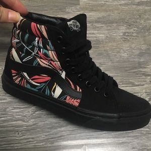 Sk8-hi vans brand new size 7 womens
